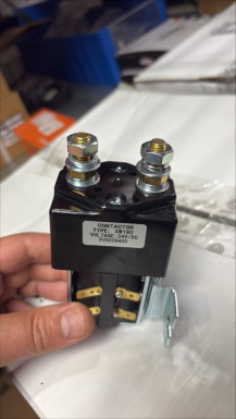 QD051-520030-G00 (AMP ULT) Контактор SW180/24 HC CJD25-АС2-L