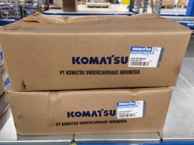 21N-32-05020 КОМПЛЕКТ БАШМАЧНЫХ БОЛТОВ И ГАЕК PC1250 30/30