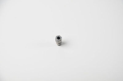 LN223-12271-7 Штуцер прямой GE 6-LL M 10X1,