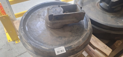 81N6-13010 Колесо направляющее HYUNDAI R210LC-7, R250LC-7