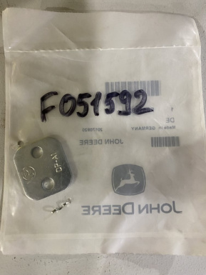 F051592 КРЫШКА