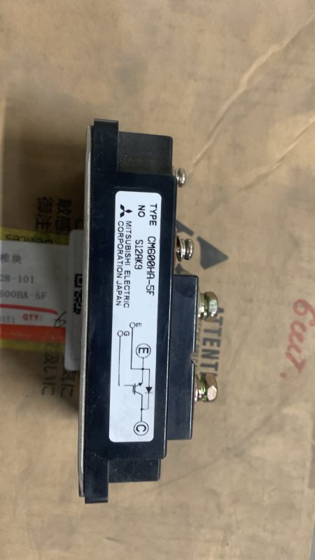 Транзистор AMP (FBCM600HA-5F)
