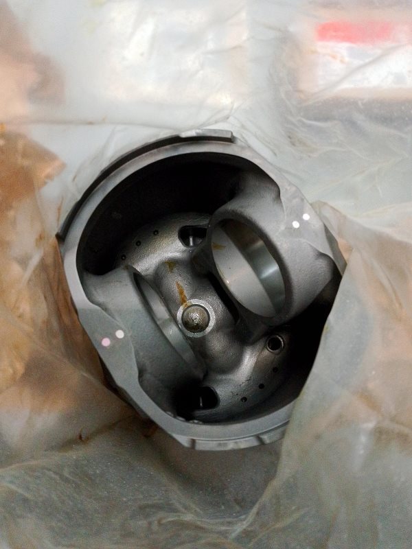 5472920 PISTON ASSY